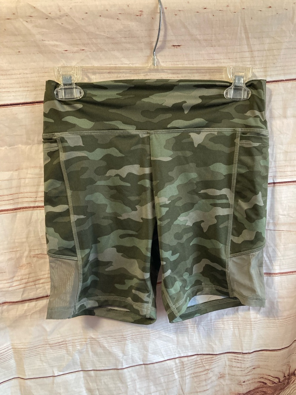 PINK Victoria’s Secret Ultimate workout camo shorts-Ladies medium